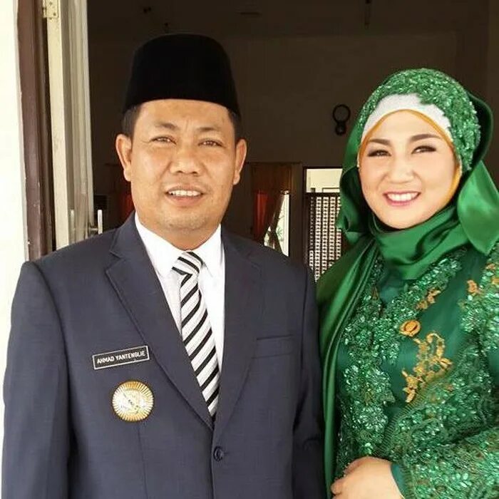 Tante nancy hot. Twitter selingkuh. Twuko istri. Twitter selingkuh. Keponakan.