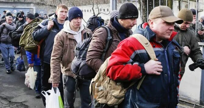 Украинцы убежали. Украинцы бегут. Всеобщая мобилизация на Украине. Мобилизация уезжают из России.