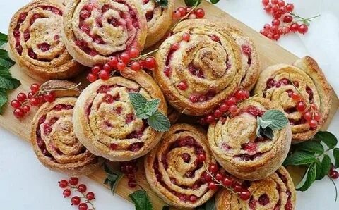 Выпечка смородина