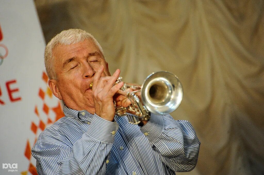 Мастер мобайл горбушка. Праздник мастер сочи. Улица солоники автосервис. Магазин мастер сочи. Комфорт сочи.