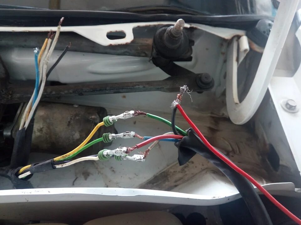 Дворники работают только на максимальной скорости. Дворники работают только на максимальной скорости. Моторчик дворников джампер. 5243747-10 реле стеклоочистителя на волгу. 5243747 реле стеклоочистителя.