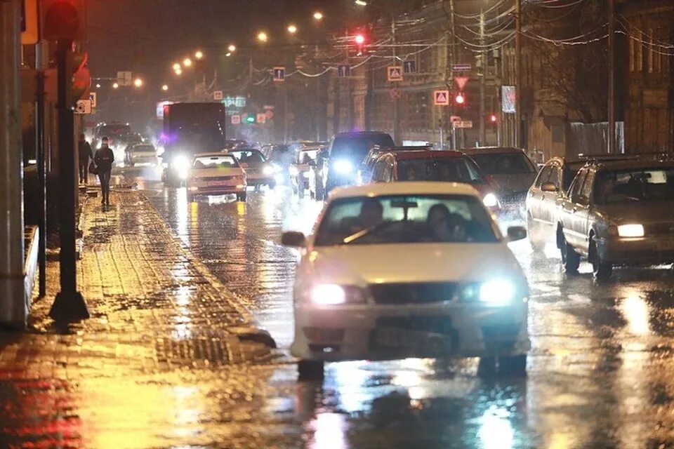 Дождь красноярск погода. Ливень. Ливень ночью. Дождь в Красноярске. Сильный дождь.