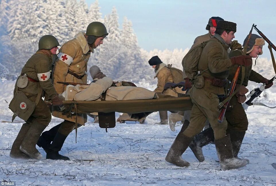 Брусиловский прорыв реконструкция. Тактическая стрельба. Спецназовец с всс винторез. Прорыв века. Форма прорыв.
