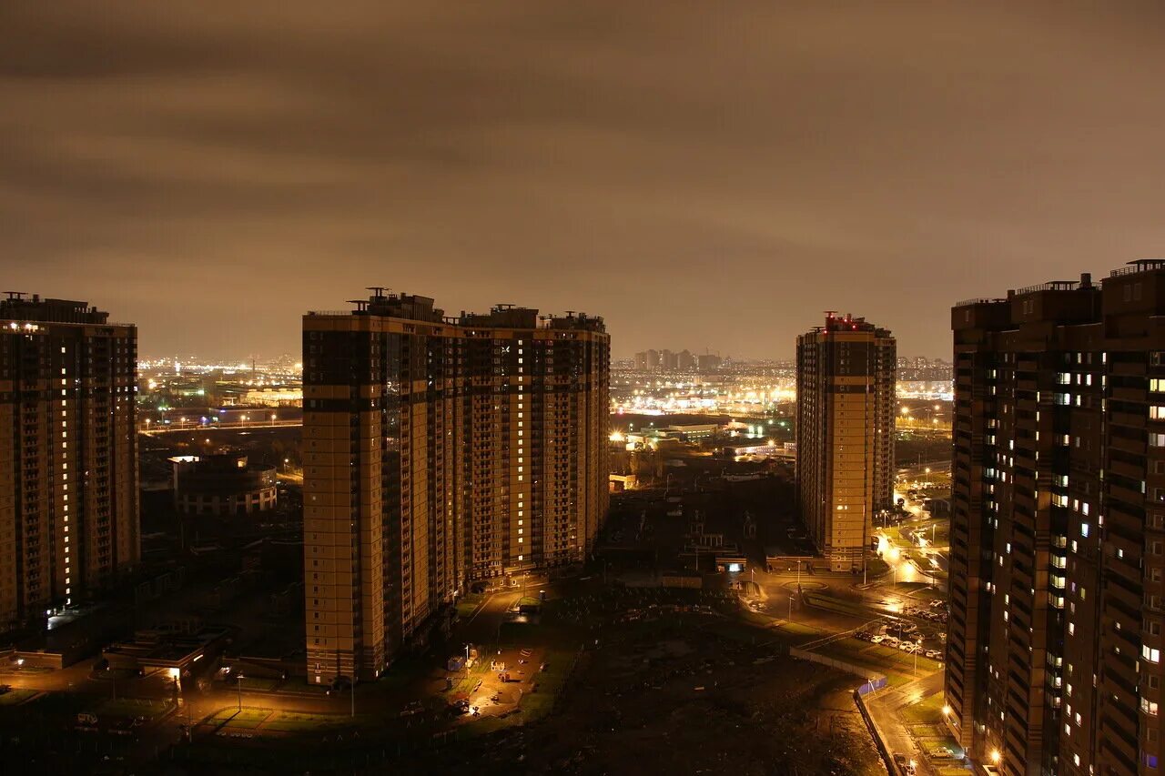 Ночной парнас спб. Парнас ночью. Парнас санкт-петербург. Парнас закат. Ночной парнас.