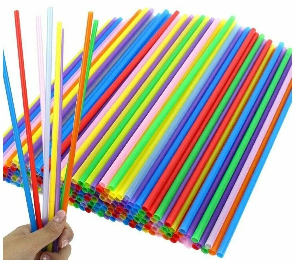 почему две трубочки в коктейле. черные трубочки для коктейля. мохито с трубочкой. две трубочки. стакан с двумя трубочками.