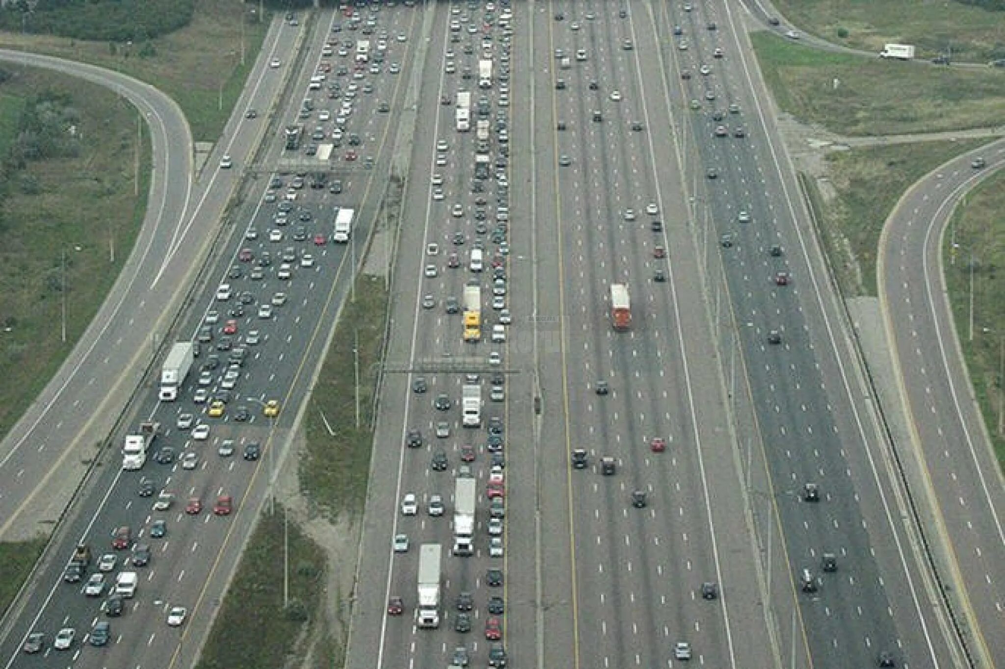 На широкой большой дороге. Автодорога Кэти Фривей. Шоссе Katy Freeway i-10 в Хьюстоне,. Кэти Фривей в Хьюстоне. Автострада Кэти в Техасе.