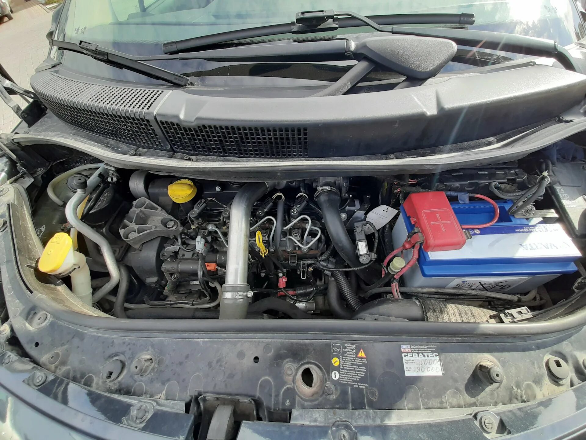 Рено Сценик 2 дизель 1.5. Renault Scenic 1 подкапотное. Рено Гранд Сценик 2 дизель 1.5 DCI. Renault Scenic 2 подкапотное.