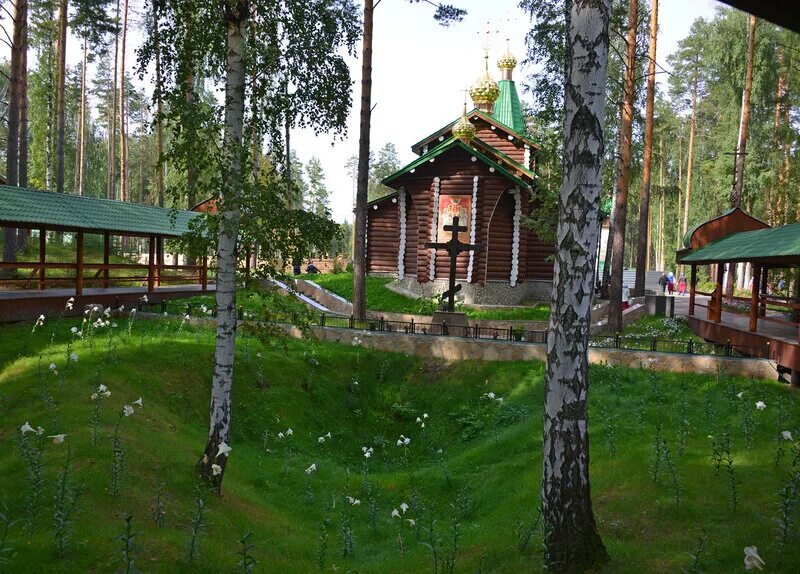 Екатеринбург монастырь царственных страстотерпцев ганина яма. Ганина яма храм святых царственных страстотерпцев. Ганина яма екатеринбург царский храм. Ганина яма екатеринбург церкви. Ганина яма екатеринбург храм.