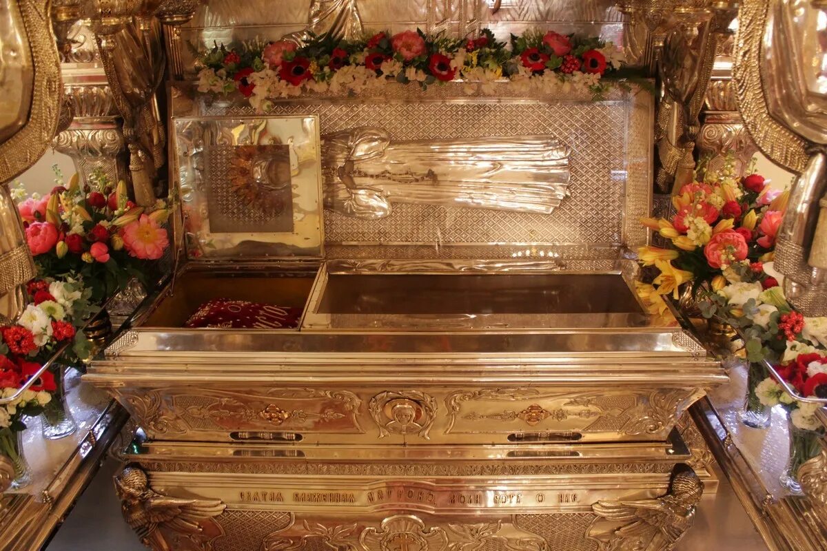 мощи блаженной матроны покровский монастырь. мощи матроны московской в москве покровский монастырь. матрона московская покровский монастырь. мощи блаженной матроны московской покровский монастырь. в каком монастыре мощи матроны.