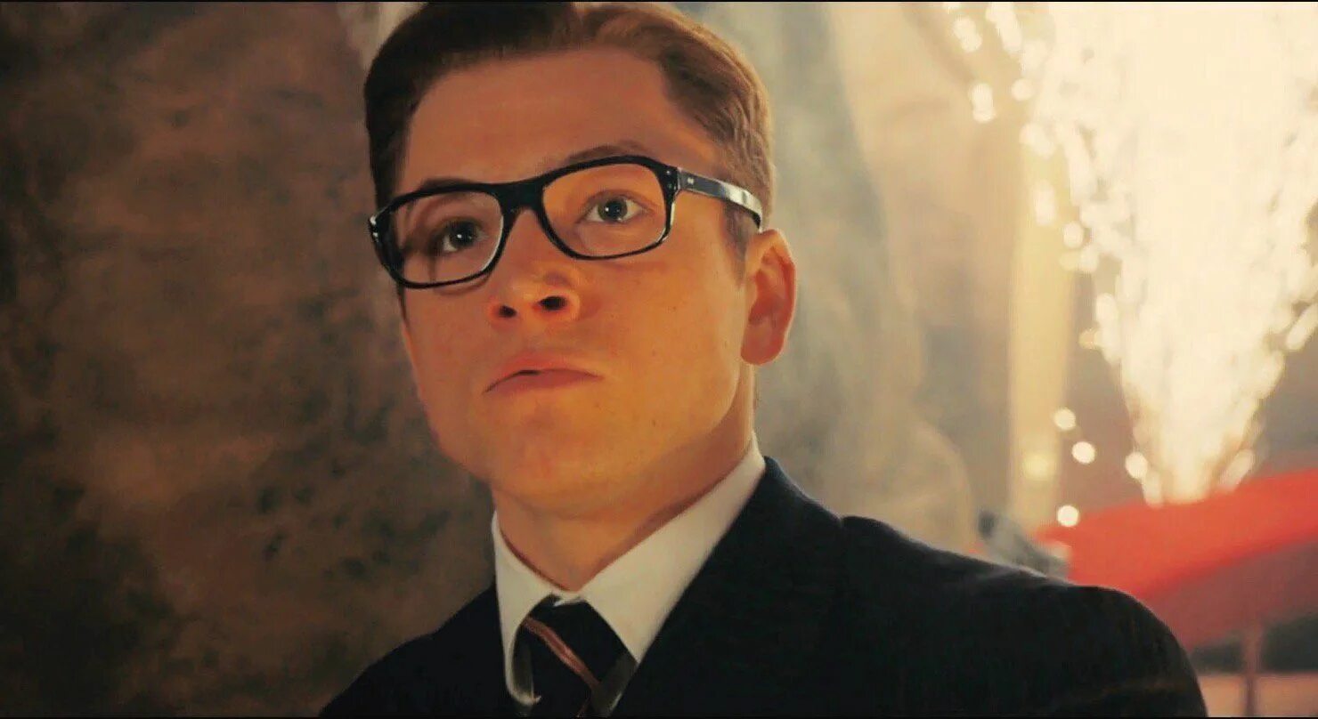 Kingsman секретная служба качестве. Тэрон Эджертон кингсмен. Терон Эджертон кингсмен. Тарон Эджертон кингсман. Эггси кингсман.