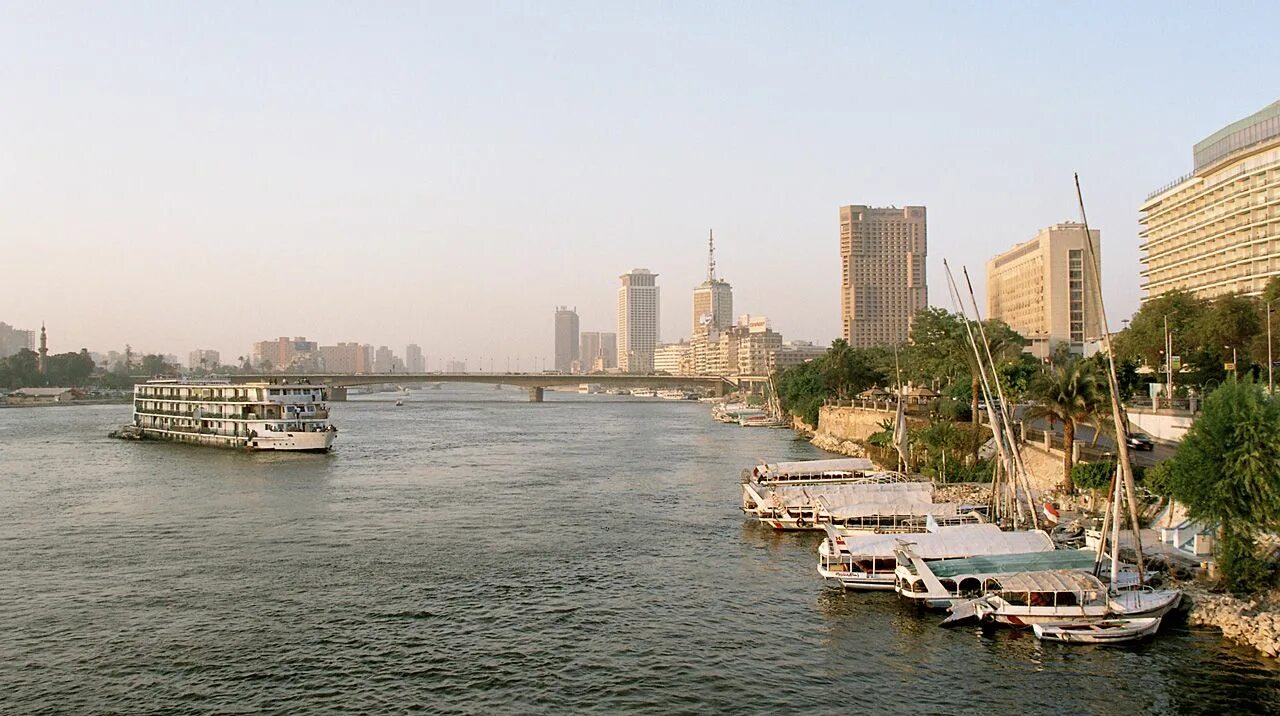 Города на ниле реке. Каир Египет.