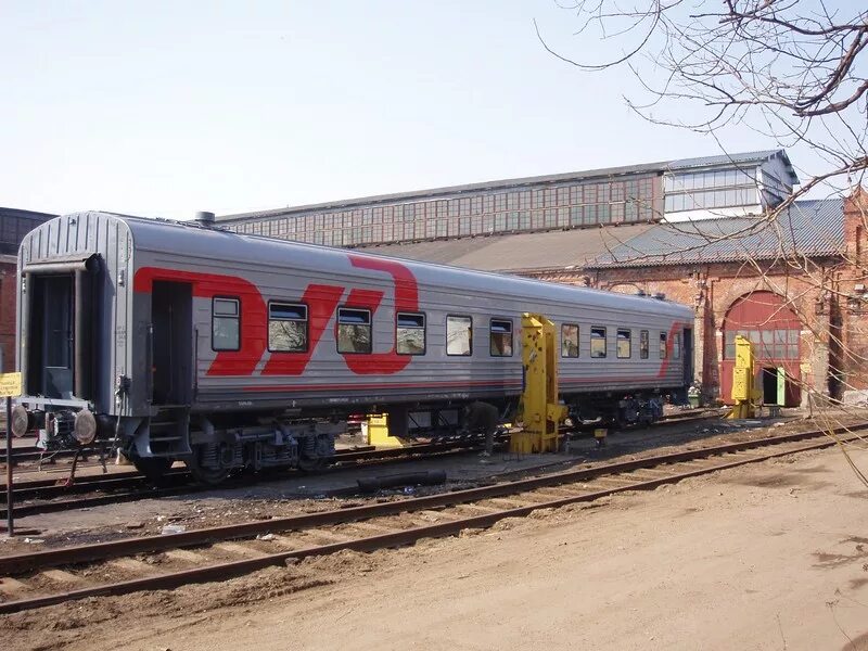 вагонное ремонтное депо 231. вагоноремонтный завод вологда. 30 пассажирских вагонов. ремонт пассажирских вагонов. домкрат удс-160.