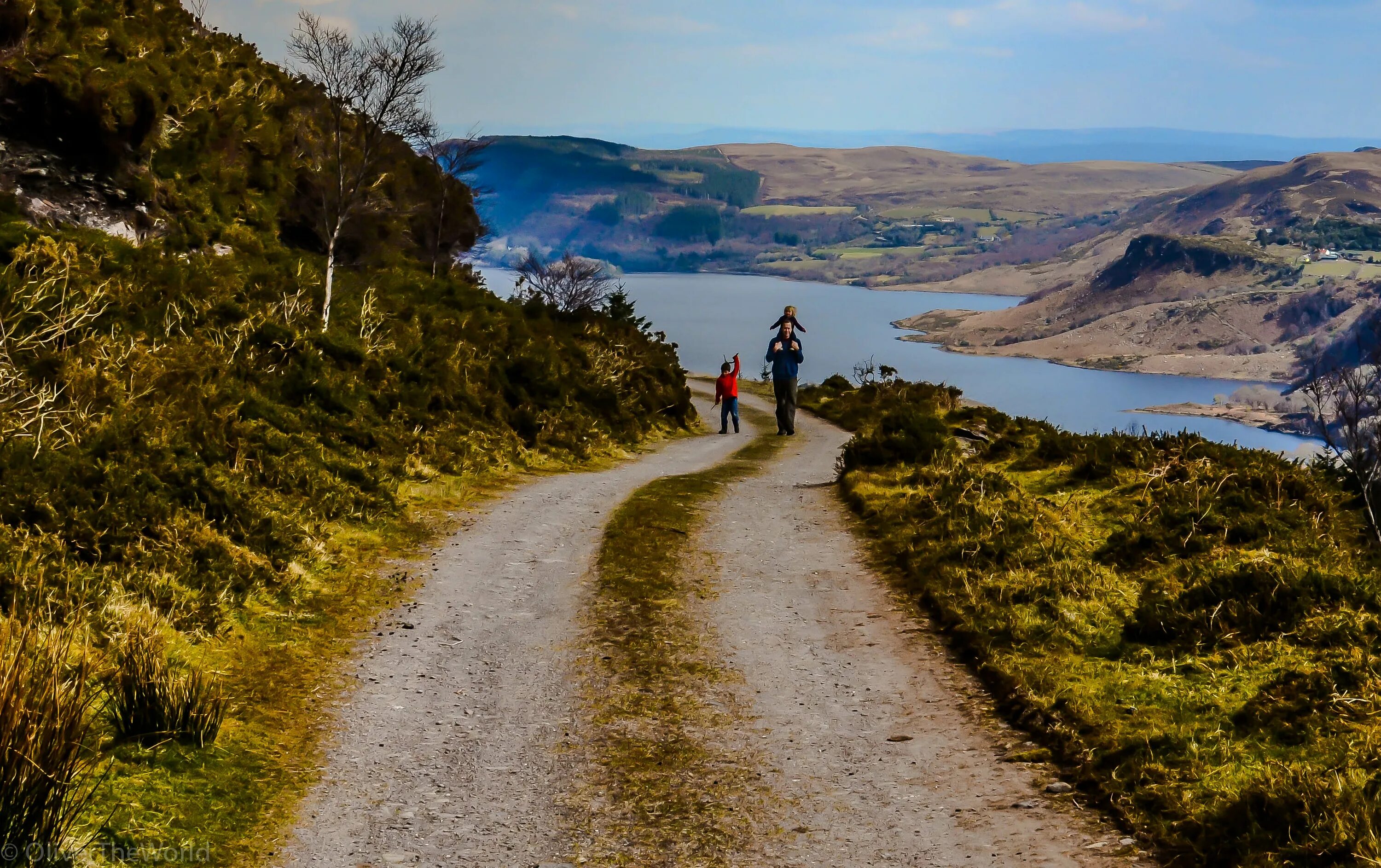 Beating track. Beating track. Stay off the beaten track. Beaten track идиома. Beating track.