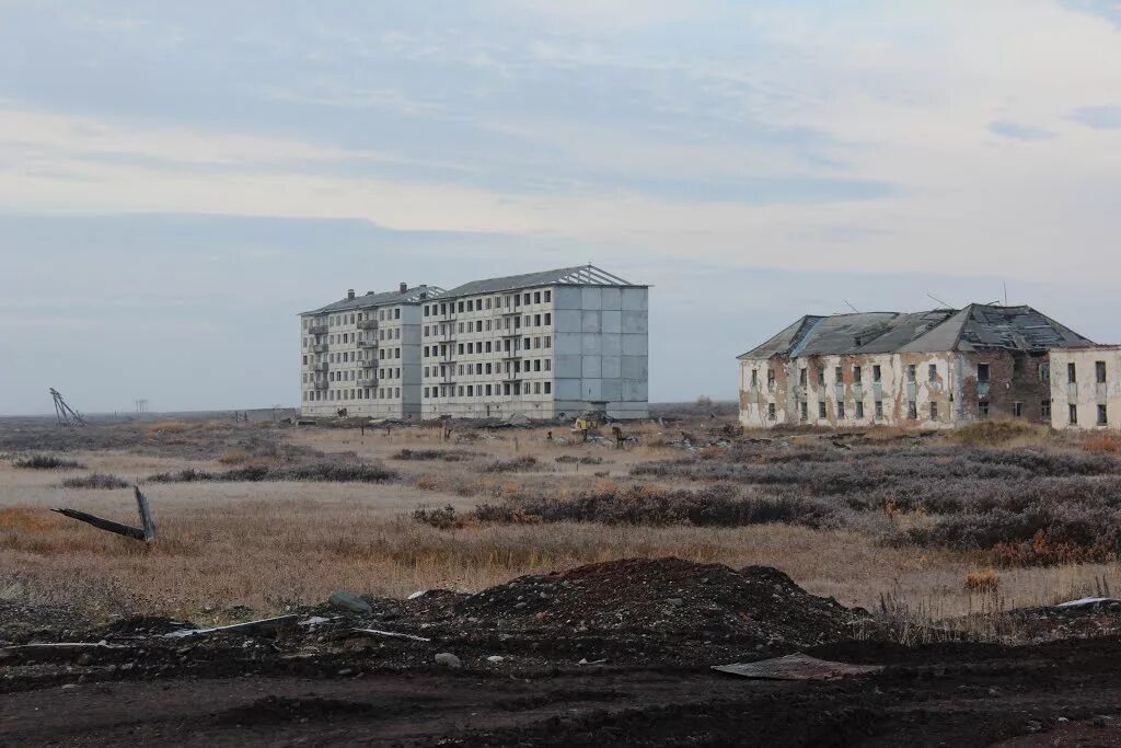 Город призрак кузнецово. Посёлок Хальмер-ю Республика Коми. Хальмер-ю город-призрак. Воркута Хальмер-ю. Воркута пос Хальмер ю.