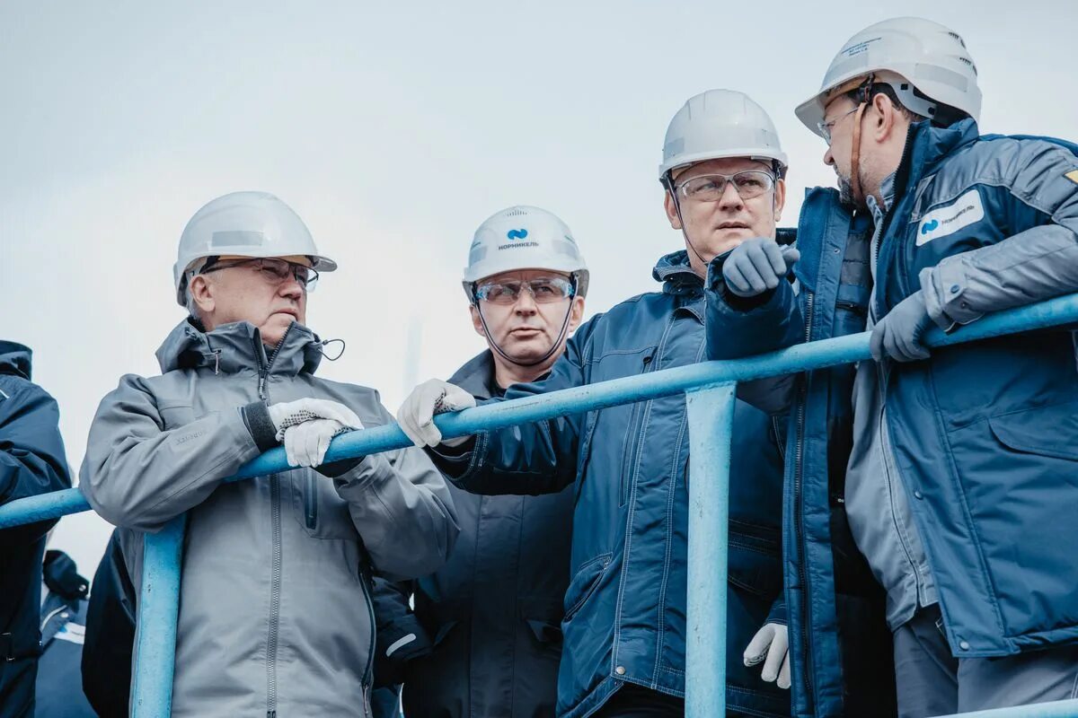 В норильск прилетела. Лето подлетая к норильску. В норильск прилетела. Надеждинский металлургический завод норильск вакансии. Лето подлетая к норильску.