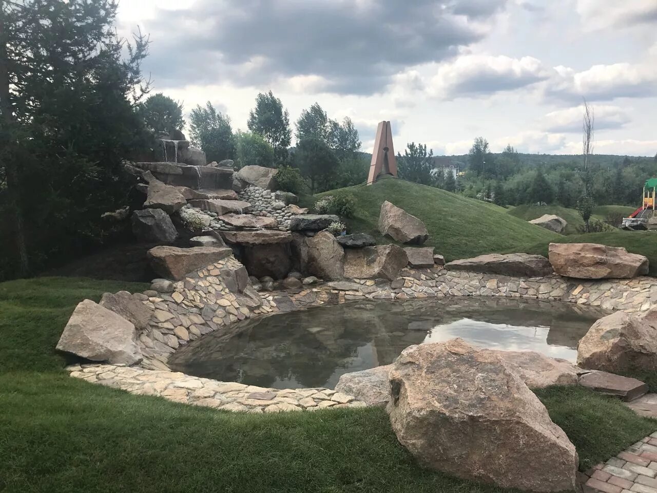 Парк прищепка в красноярске. Пляж парк прищепка красноярск. Пляж парк прищепка. Парк прищепка в красноярске. Пару прищепка красноярск.