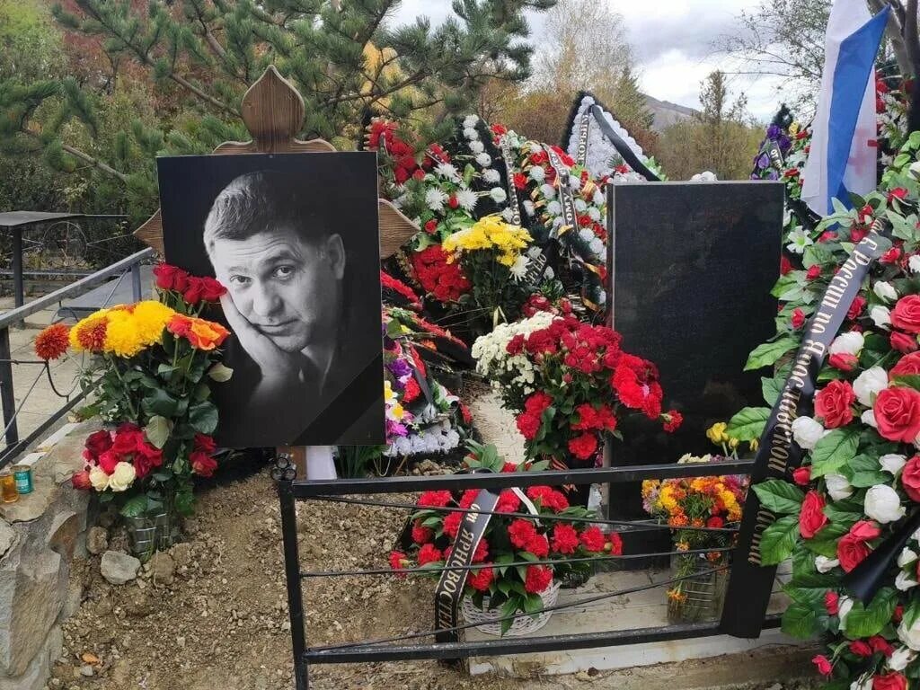 Могила актёра Сергея Пускепалиса. Пускепалис похоронен в Железноводске. Актер пускепалис что случилось