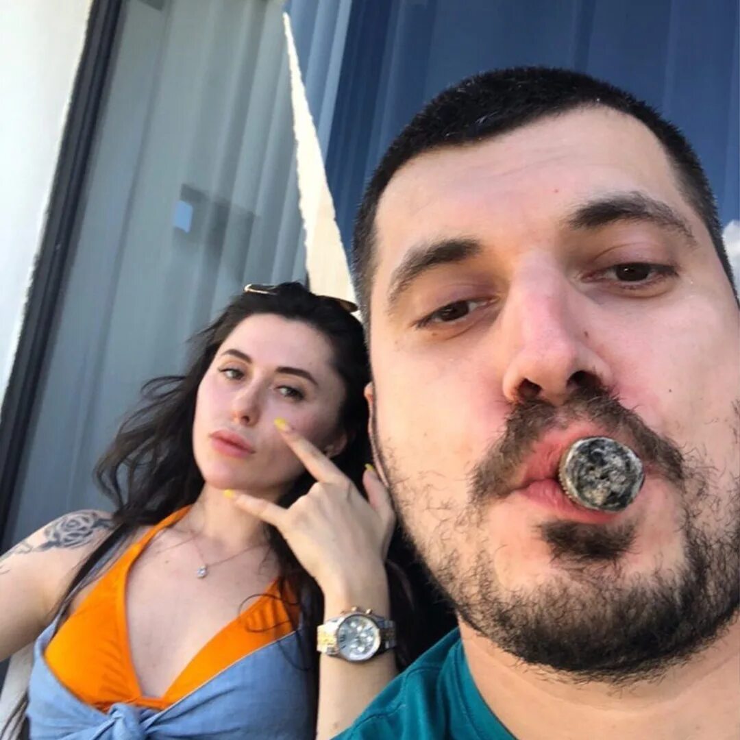 Первая жена техника. Жена Паши техника.