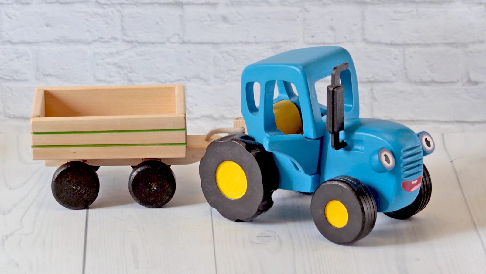 Трактор сиреноголовый. Трактор Гоша деревянный. Трактор ХТЗ синий. Трактор ELC С прицепом. Синий трактор трактор с прицепом.