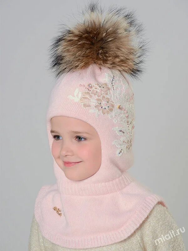 Зимняя шапка для девочки 5 лет. Шапка вязаная для девочки. Детские шапки миалт зимние. Шапка вязаная для девочки. Модные детские шапки.
