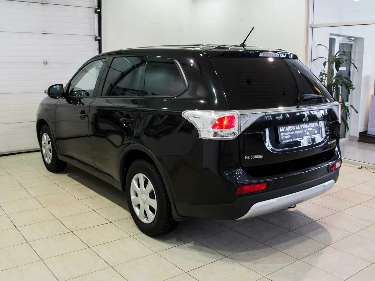 Мицубиси аутлендер 3 2012. Outlander 3 Рестайлинг. Mitsubishi Outlander 3 Рестайлинг черный. Аутлендер 3 Рестайлинг 3. Митсубиси Аутлендер 2012г.