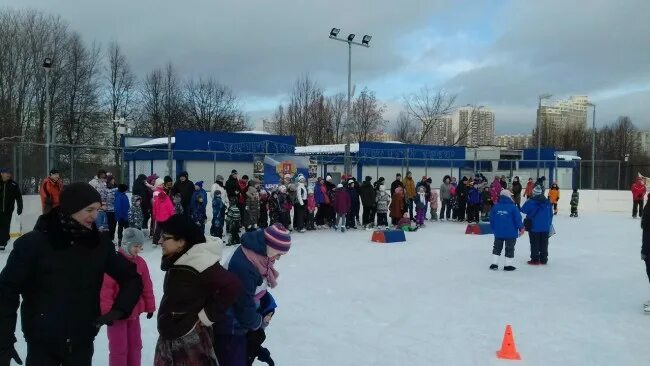 Каток Тропарево-Никулино. Парк Никулино каток. Каток Тропарево. Парк 50 летия октября каток.