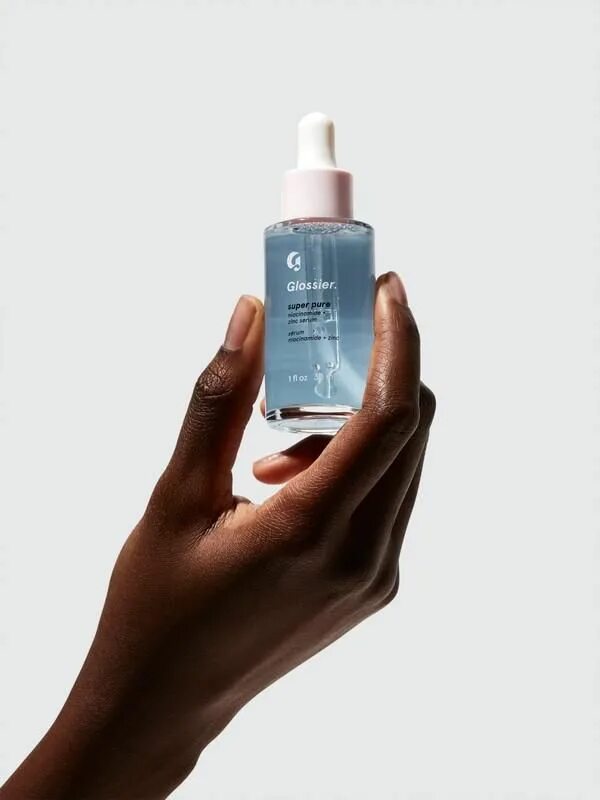 Сыворотка текстура. Glossier FUTUREDEW Oil Serum Hybrid. Glossier super Pure. Glossier сыворотка. Glossier Pure 5 сыворотка.
