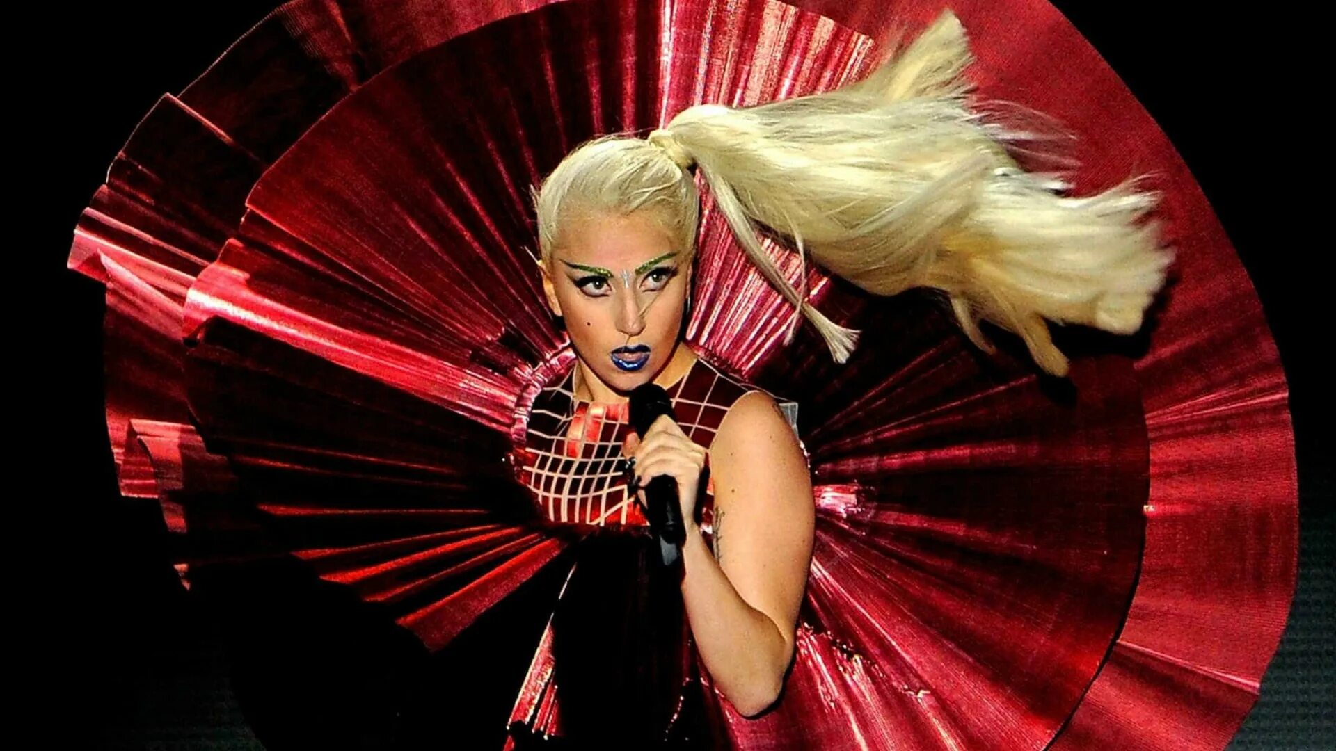 Леди гага зодиак. Lady gaga. леди гага певица. леди гага на сцене.