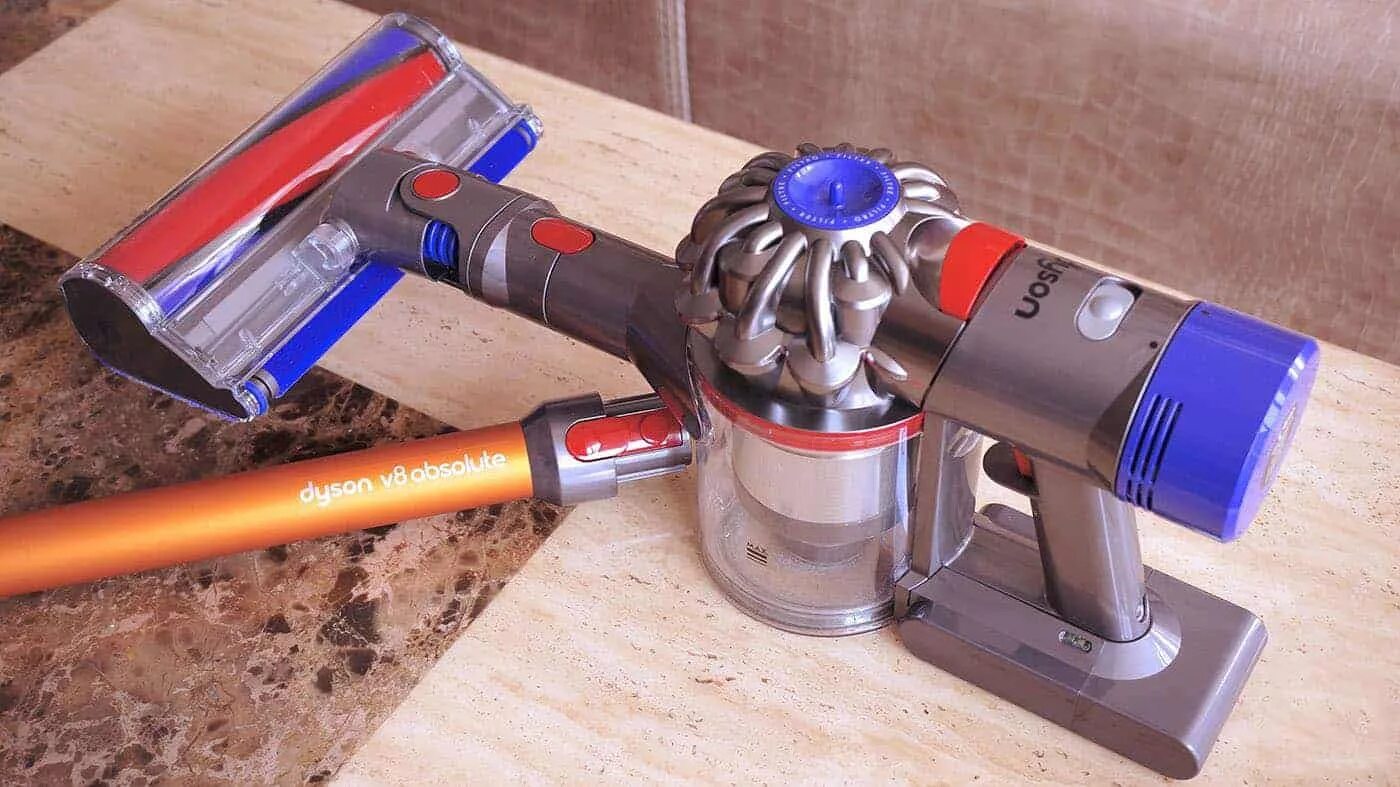 Дайсон купить авито. Dyson v7 v8 Vacuum Cleaner. Пылесос Dyson root Cyclone 12. Dyson v7 disassemble. Dyson v7 золотой.