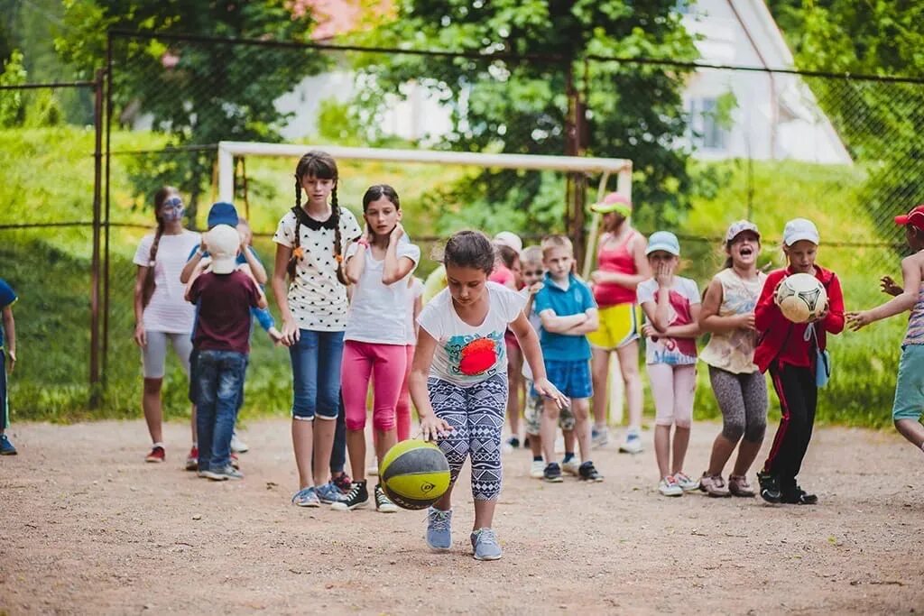 Camp фото. Детский лагерь. Летний лагерь для детей. Детские летние лагеря. Лагер.