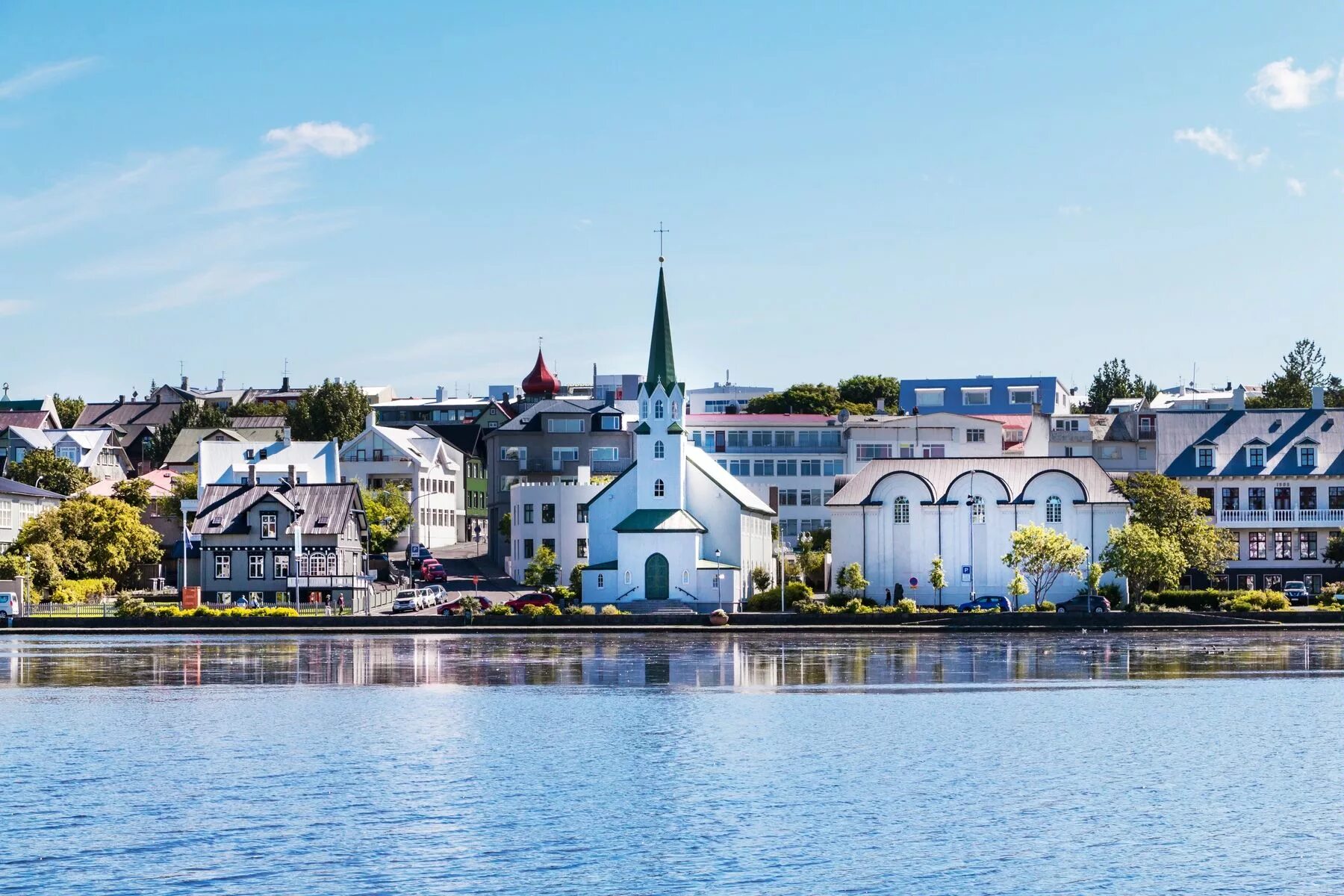 Рейкьявик это. Исландия Рейкьявик. Рейкьявик набережная. Reykjavik City Day. Рейкьявик порт.