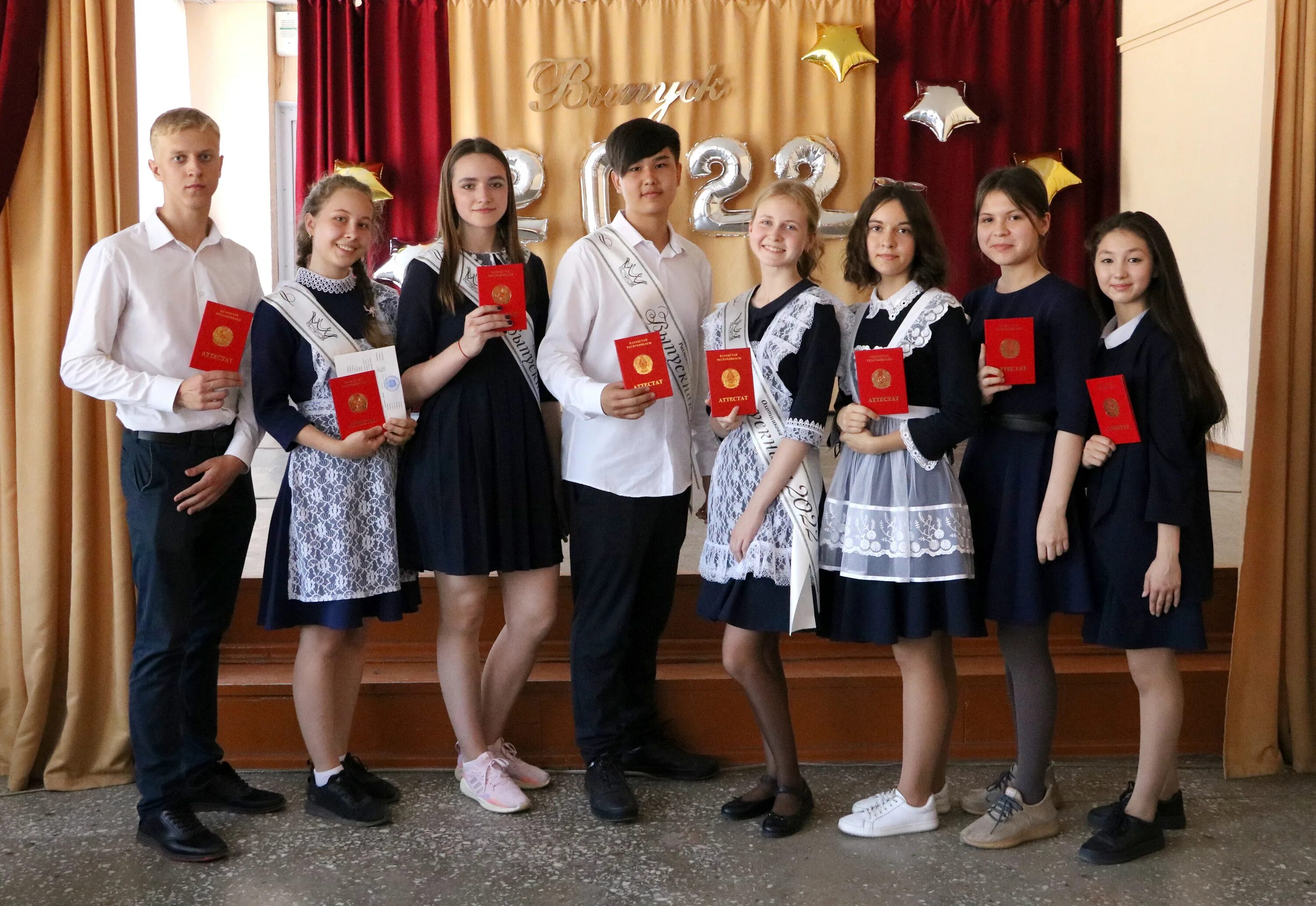 Школа 24 михайловск. 27 школа ставрополь. Выпускники 9 класса. И 2022 г 9 класс. Школа 27 директор школы.