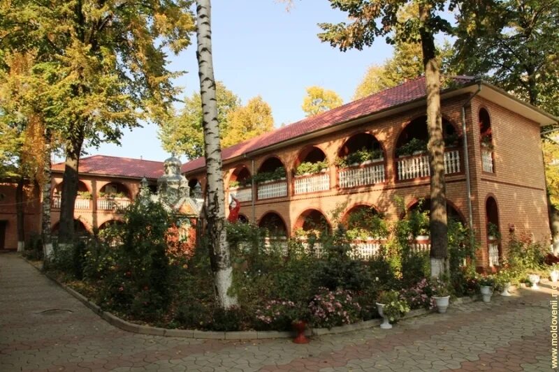 Село джурджулешты. Погода в унгенах. Памятник воинам город унгены. Город унгены. Погода в унгенах.