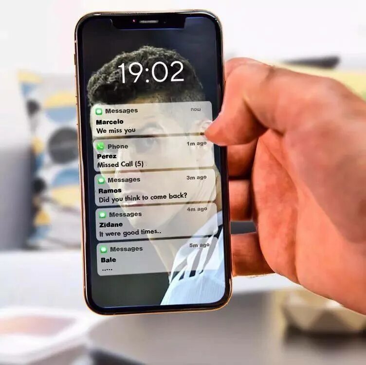 Телефон пропущенный. Сообщений минут. Bartulya twitter. Сообщений минут. Смс от мамы.