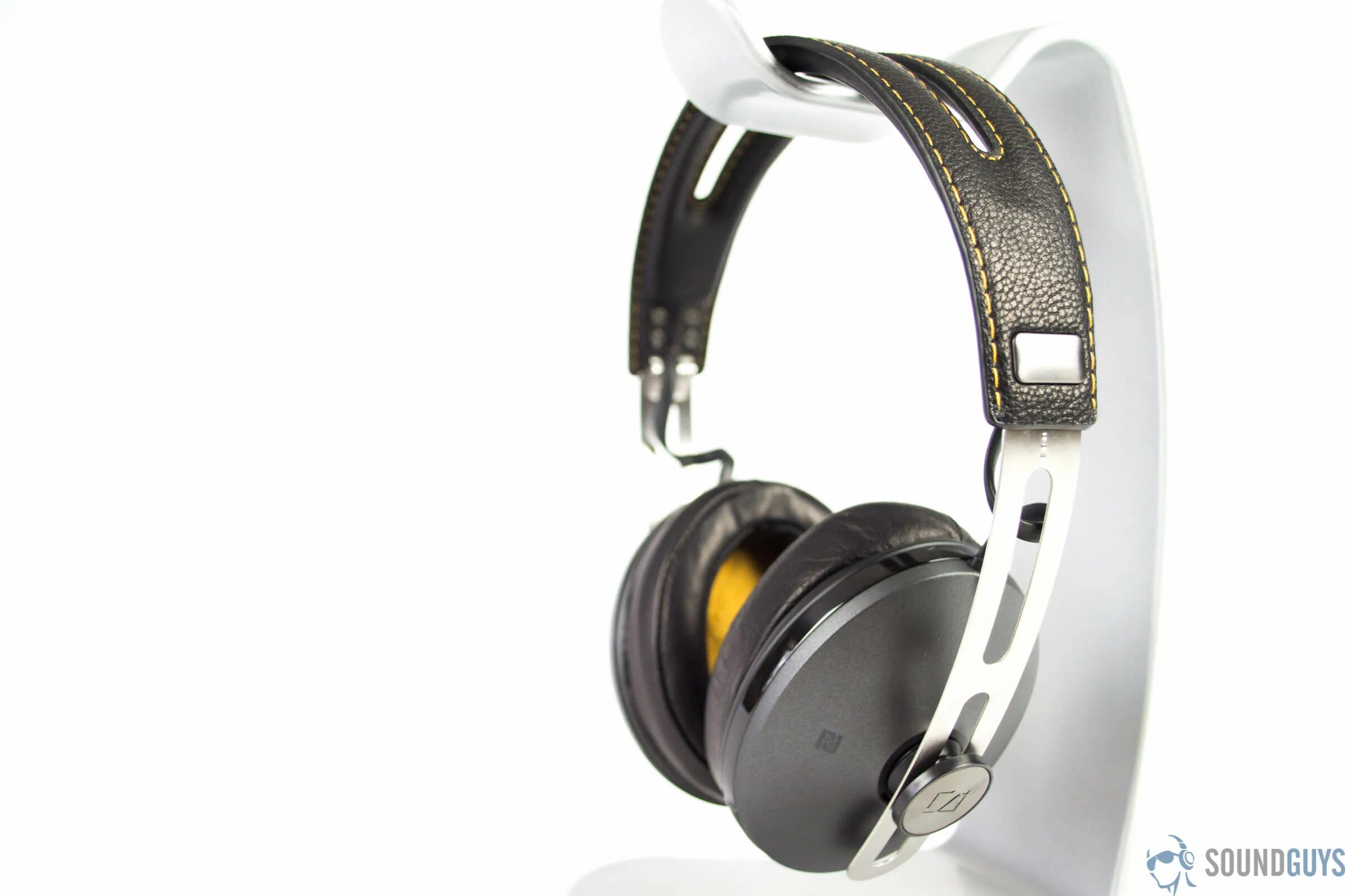 Sennheiser Momentum 4 Wireless. Наушники Sennheiser Momentum m2 AEBT. Sennheiser Momentum 4 White. Sennheiser Momentum 3 White.