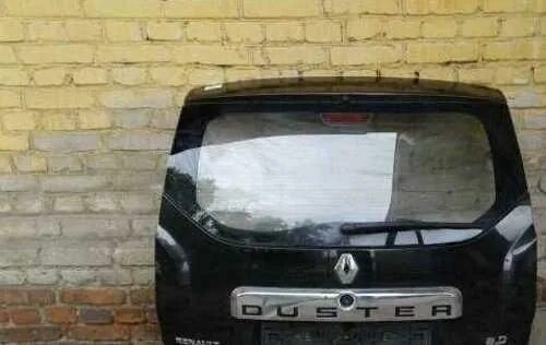 Крышка багажника renault duster. Крышка багажника дастер зеленый. Задняя крышка багажника дастер. Крышка багажника рено дастер 2. Крышка багажника renault duster.