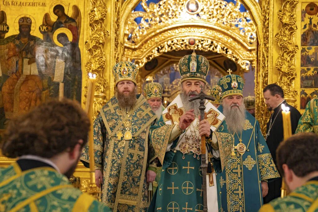 Всенощное бдение святому. Всенощное бдение Свято Троицкой Сергиевой Лавры.