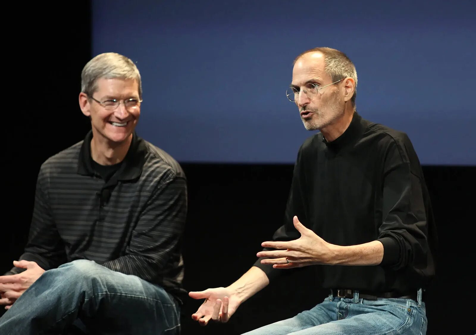 Тим Кук и Стив Джобс. Фото Стива Джобса. Steve jobs and tim Cook. Тим Кук и Стив Джобс фото.