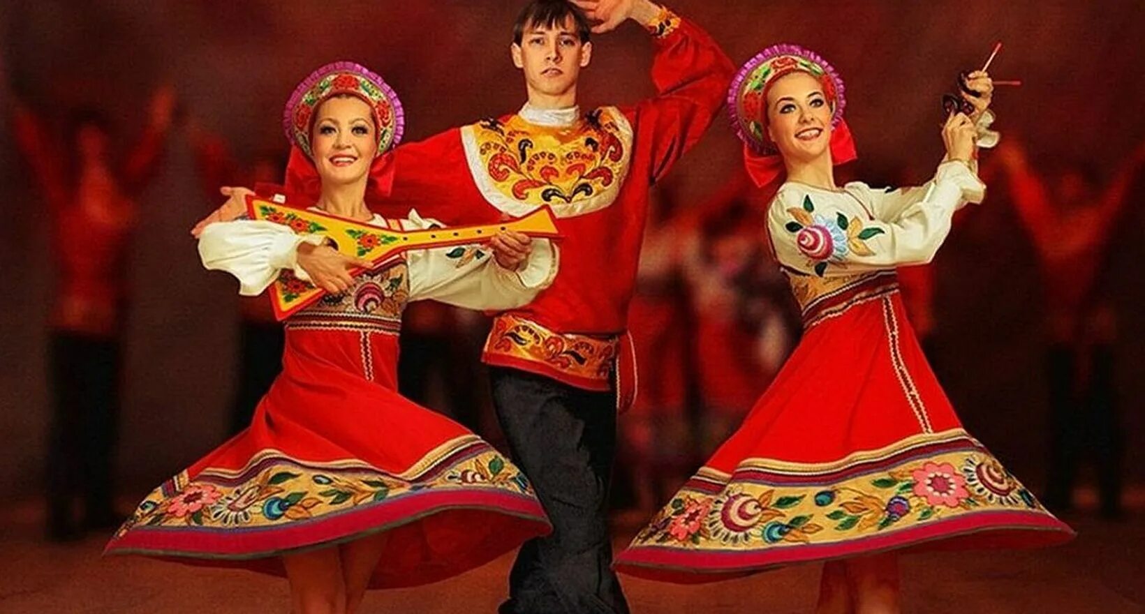 Проект русский танец. Народные танцы. Русский танец. Русский народный танец кадриль. Народные пляски.