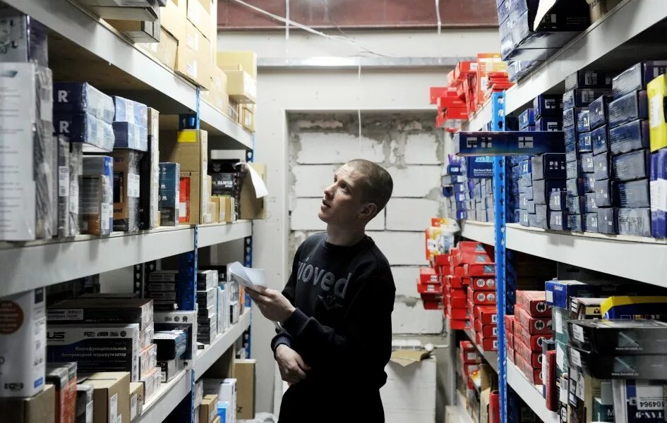 технический магазин. магнит на поселковой омск. склад автозапчастей. компьютерный магазин. технический магазин.