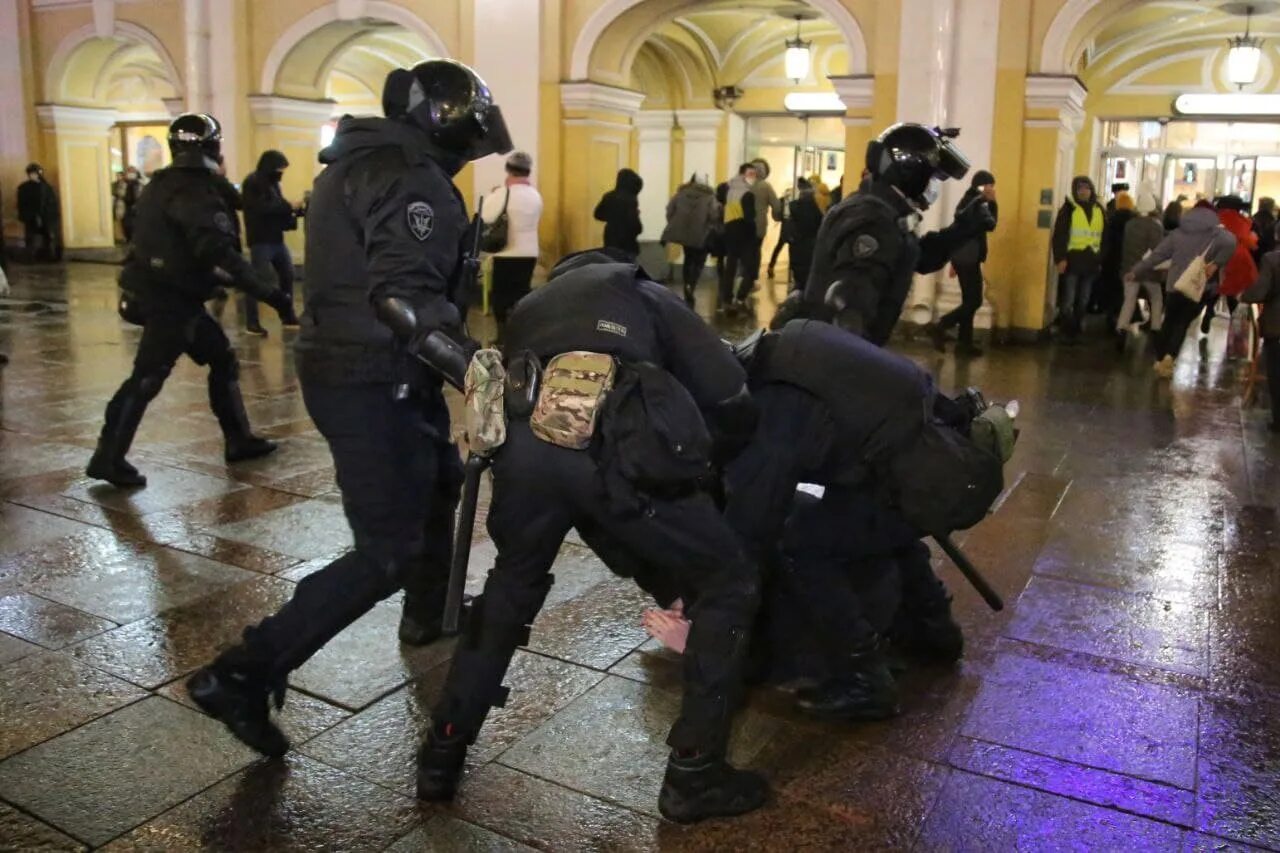 Гостиный двор задержания. Задержания протесты 23 января 2021. Сайт сайт 23 новости 23