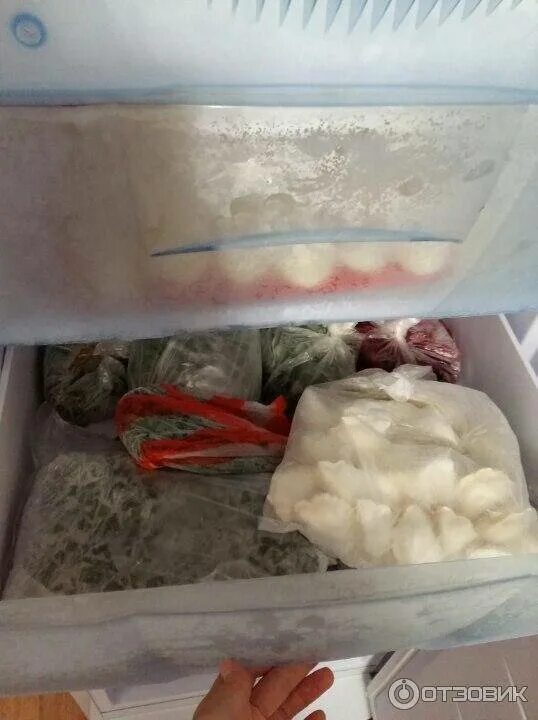 Лед в морозилке. Замороженный холодильник. Холодильник не морозит.