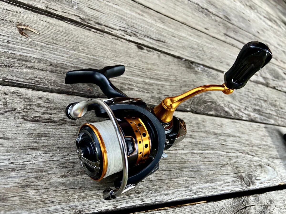 Катушки для ловли форели. Daiwa Iprimi lt 1000s. Daiwa Iprimi lt 1000s-p. Daiwa 19 Iprimi lt. Катушка Daiwa Exceler 2000s-XH lt.