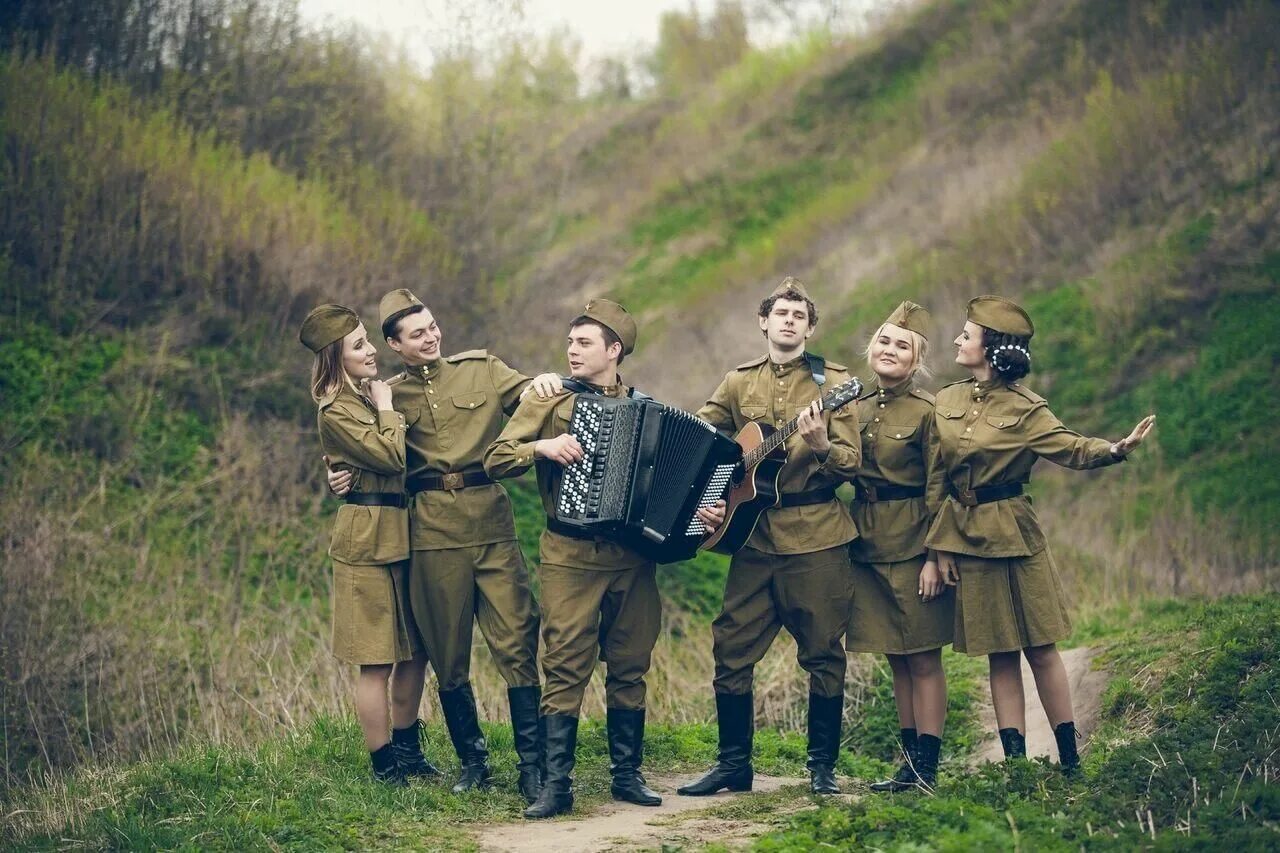 Военный фольклор. Военный коллектив. Ансамбль на день Победы. Армейский ансамбль на фронте. Военные песни дуэты