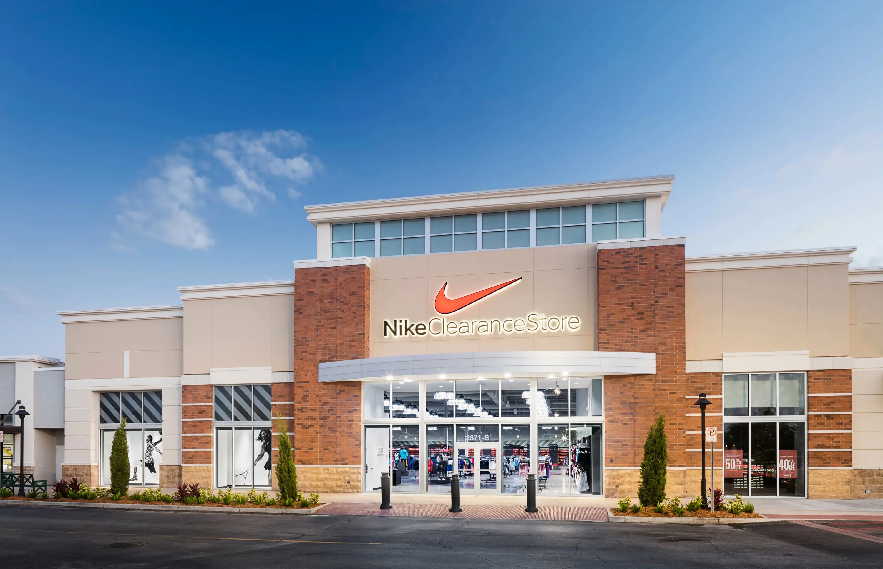 Factory outlet. Завод Nike. Аутлеты Майами фото. Store USA. Nike Outlet Factories Vietnam.