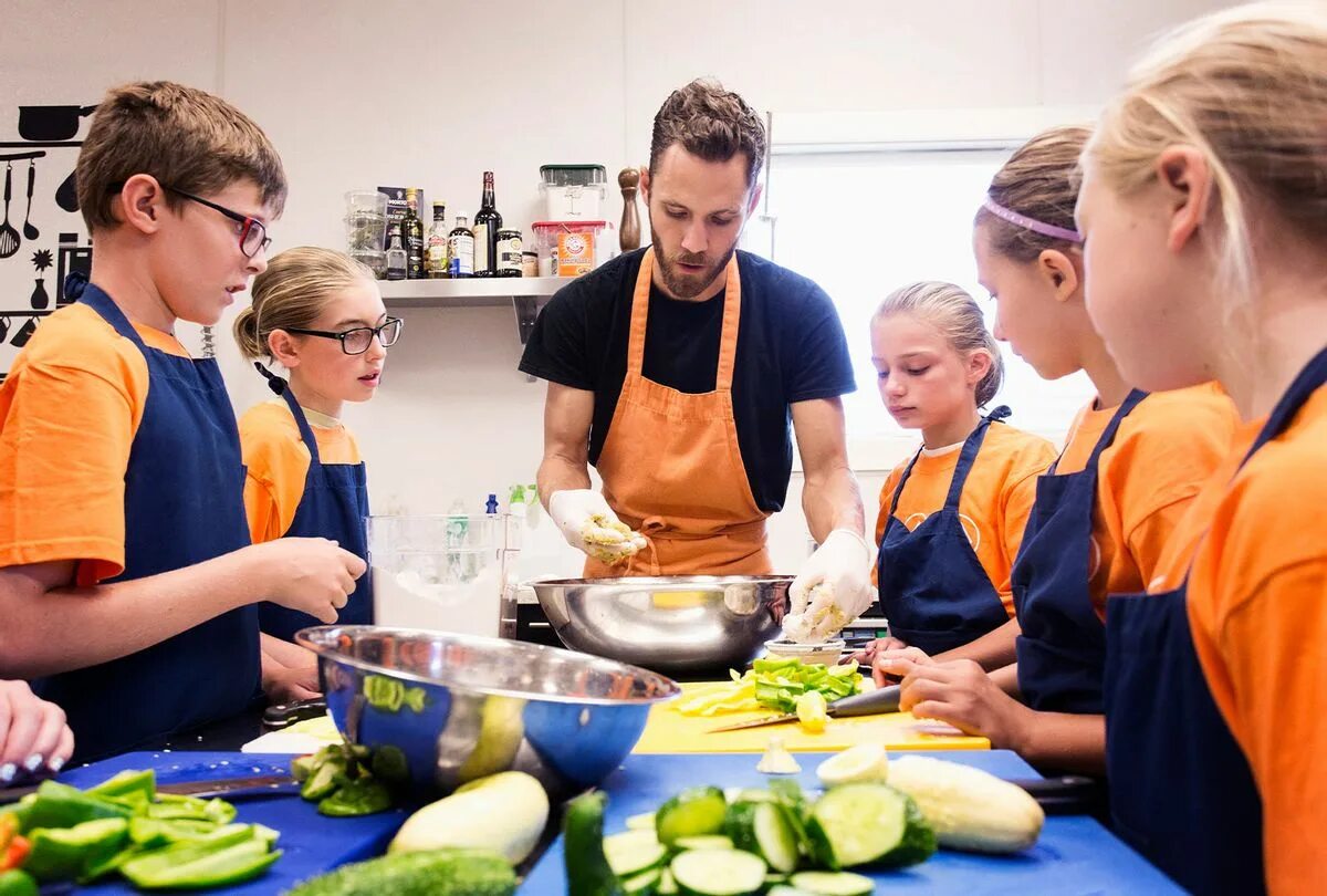 Идеи для школьников приготовление. Cooking class. Занятие трудом человек фото. Cooking Lesson.