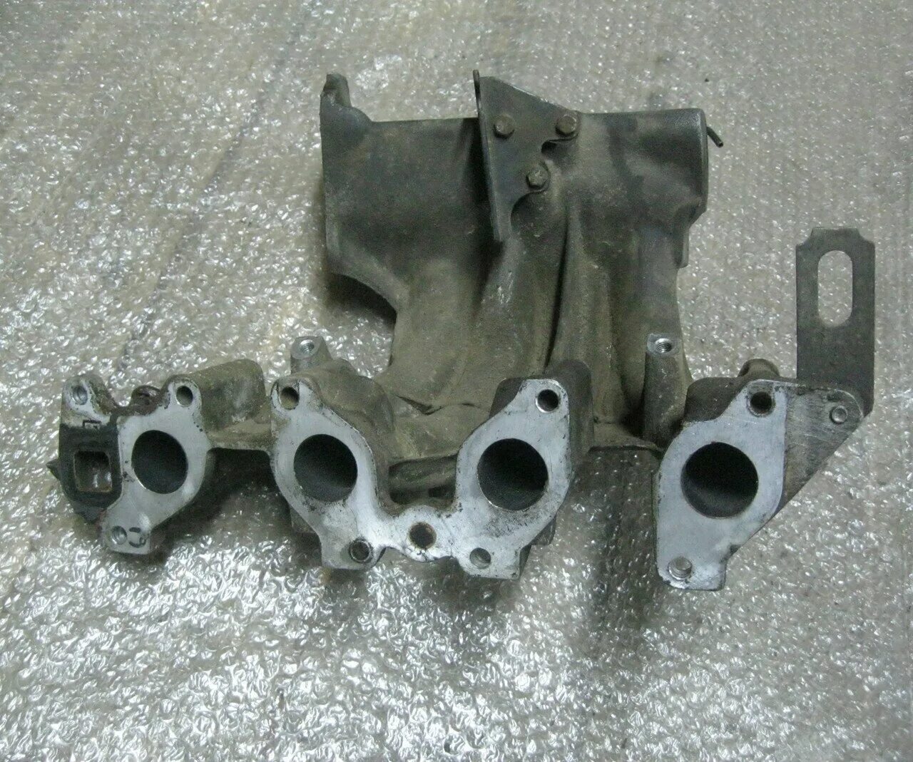 впускной коллектор ланос 1. впускной коллектор daewoo nexia. впускной коллектор нексия 1. впускной коллектор нексия 2012. впускного коллектора нексия.