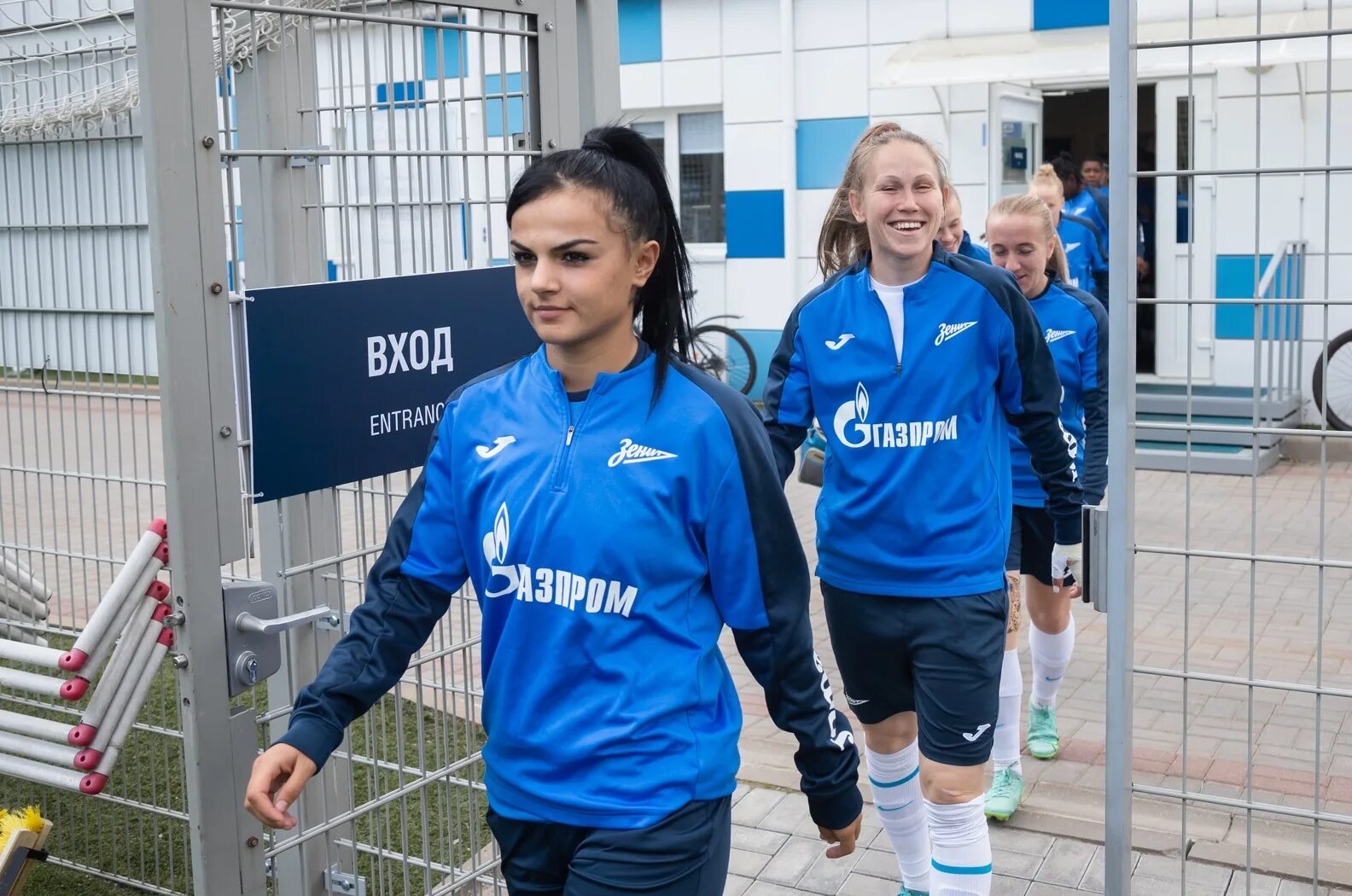 Женский футбол крылья советов зенит. Фк зенит. Диаш футболистка зенит. Женская сборная крылья советов. Женская сборная крылья советов.