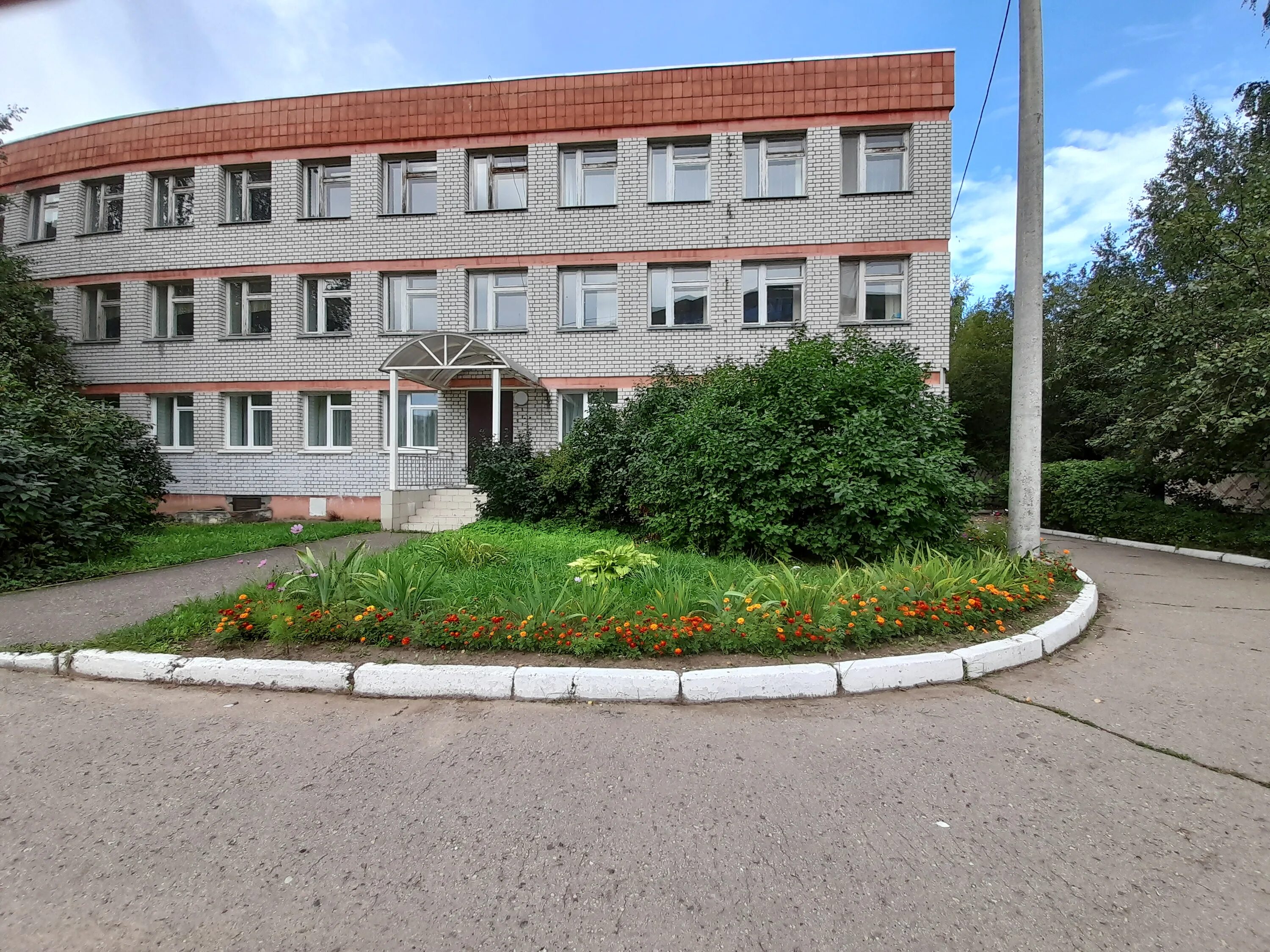 В городе 156 школ