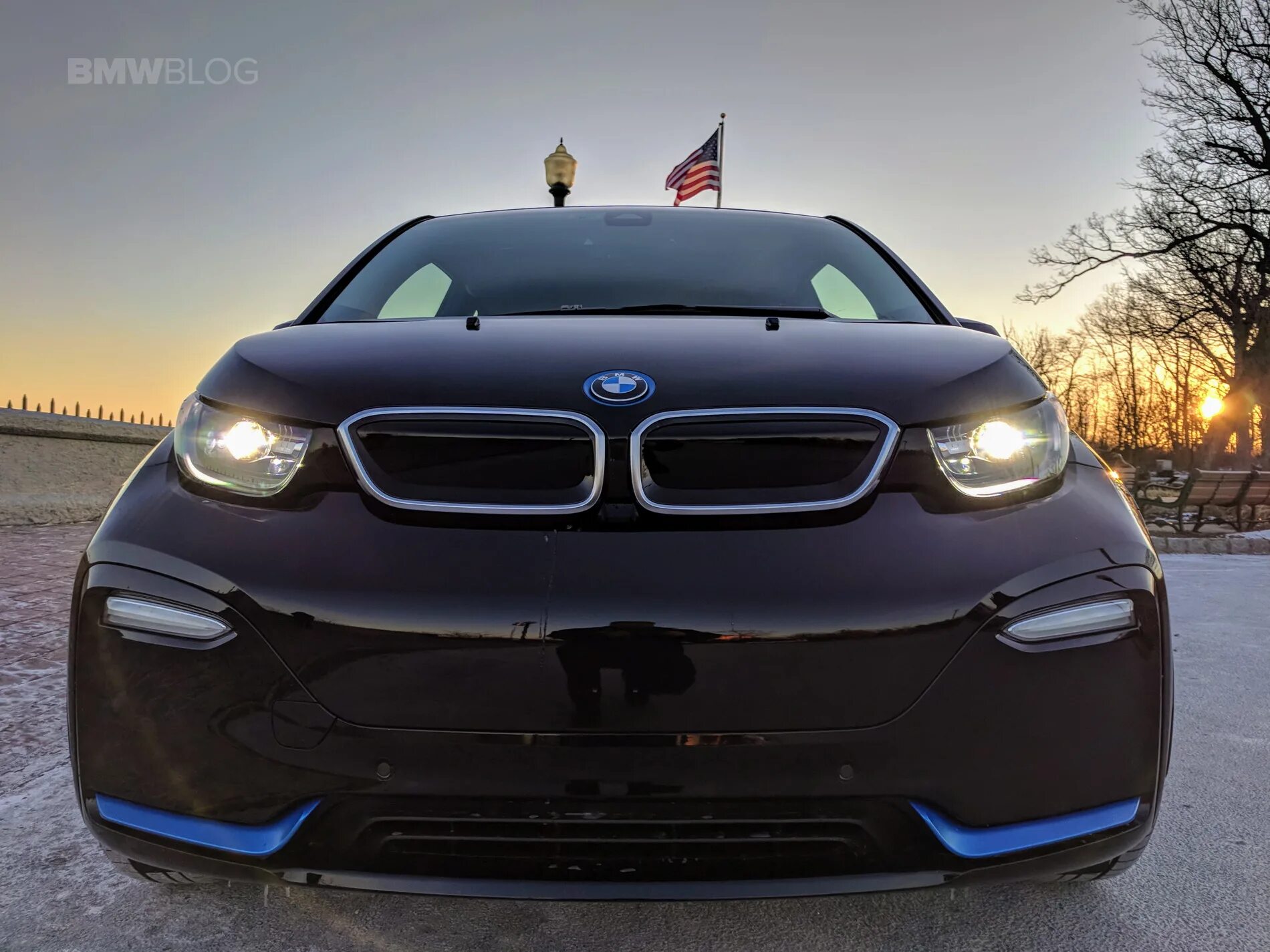 Дхо бмв. BMW i3 черный. ДХО BMW i3. БМВ эко i 3. Противотуманки BMW i3.